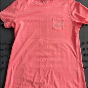 Vineyard Vines  Women’s hot pink pocket T-Shirt